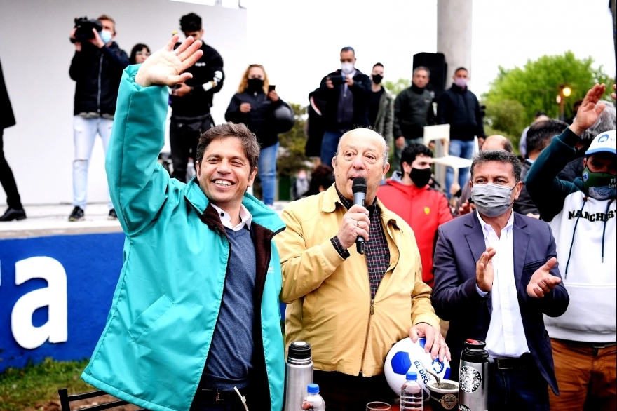 Kicillof y Paredi compartieron una mateada con vecinos en Santa Clara del Mar