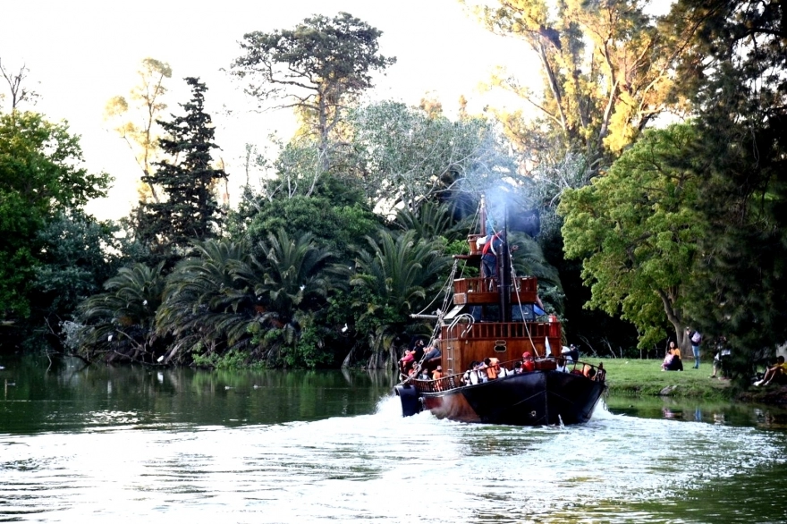 El histórico barco de la República de los Niños volvió renovado