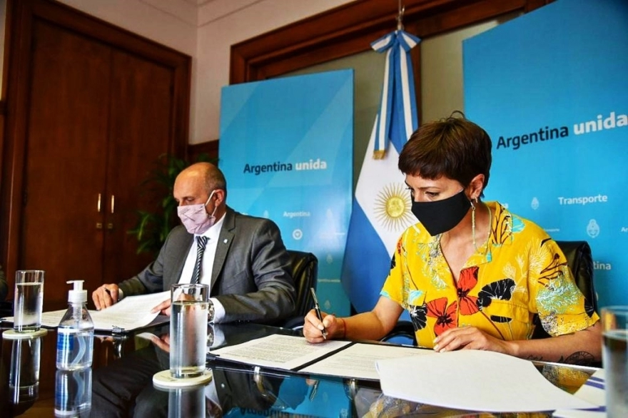 Mayra Mendoza firmó un acuerdo con Guerrera por una red de ciclovías