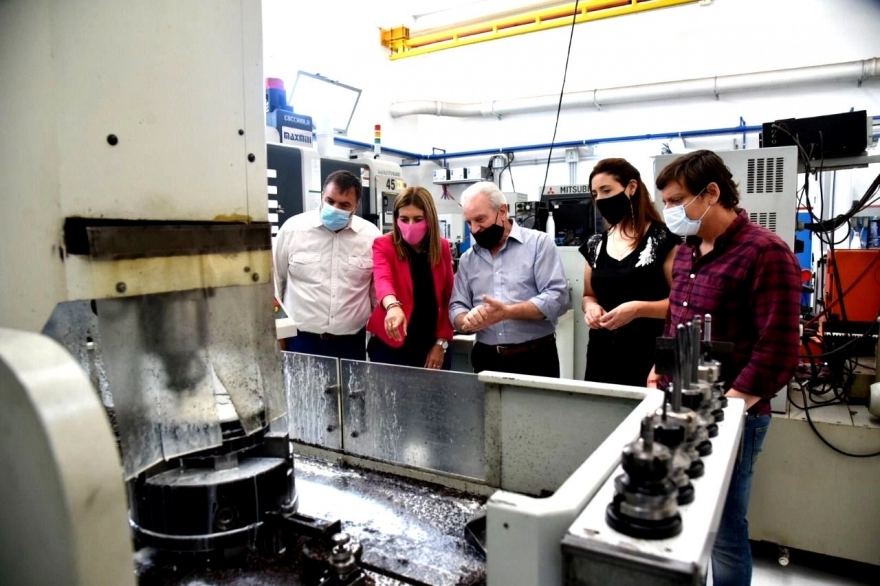 Tavela visitó La Plata y recorrió empresa familiar junto a candidatos locales