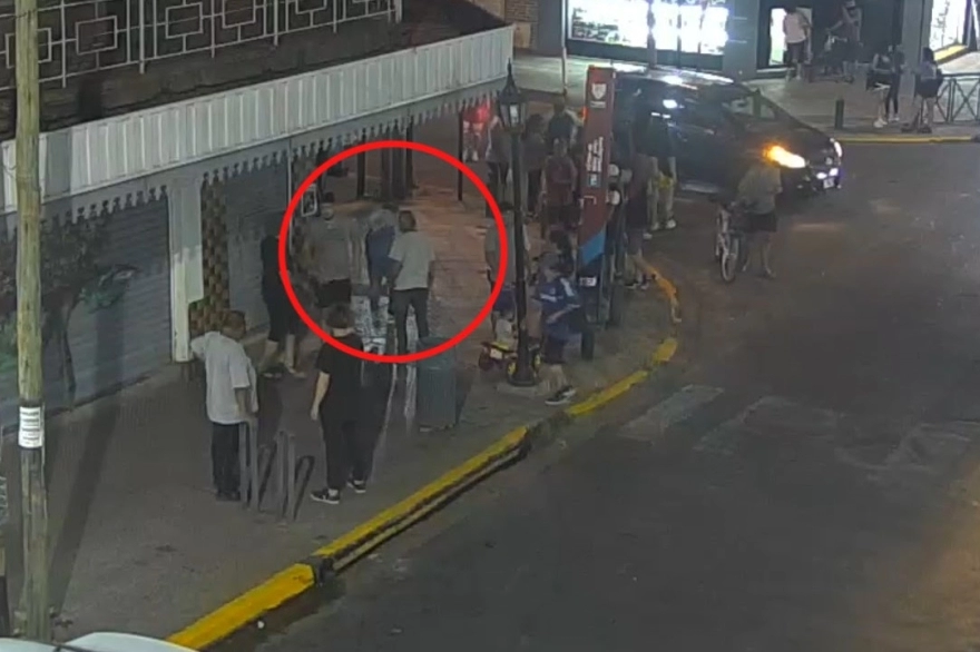 Video: intentó robar un supermercado a mano armada y fue detenido a la salida