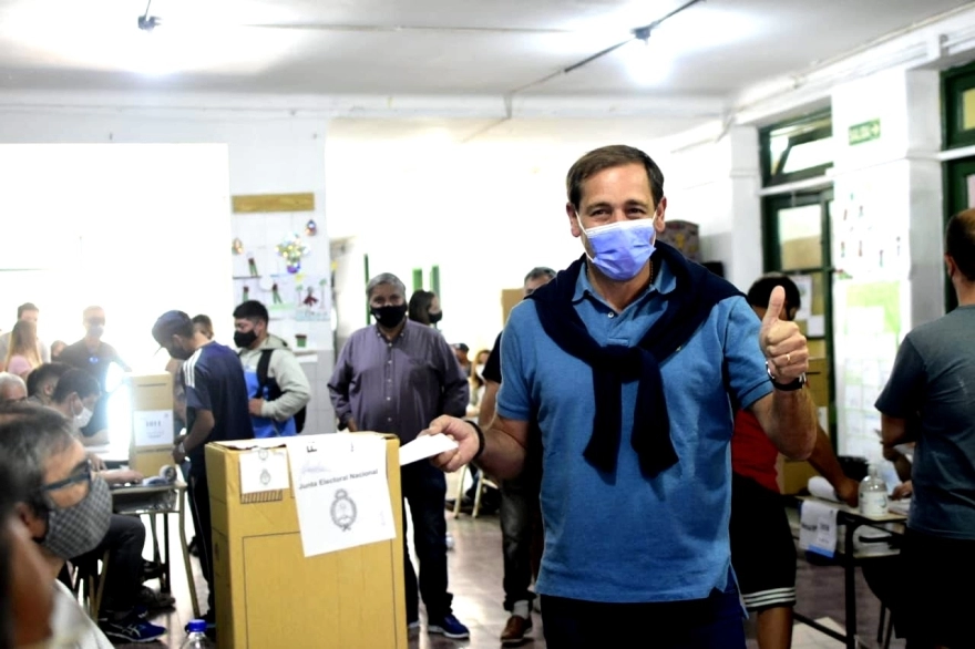 Votó Garro y denunció irregularidades con las boletas en varios distritos