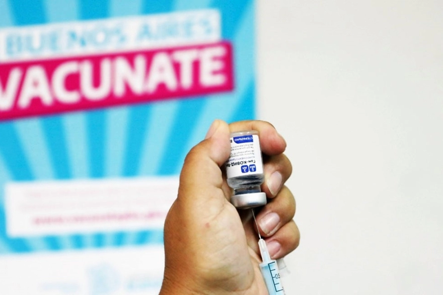 Ante la variante Omicron: Kicillof anunció vacuna libre para mayores de 3 años