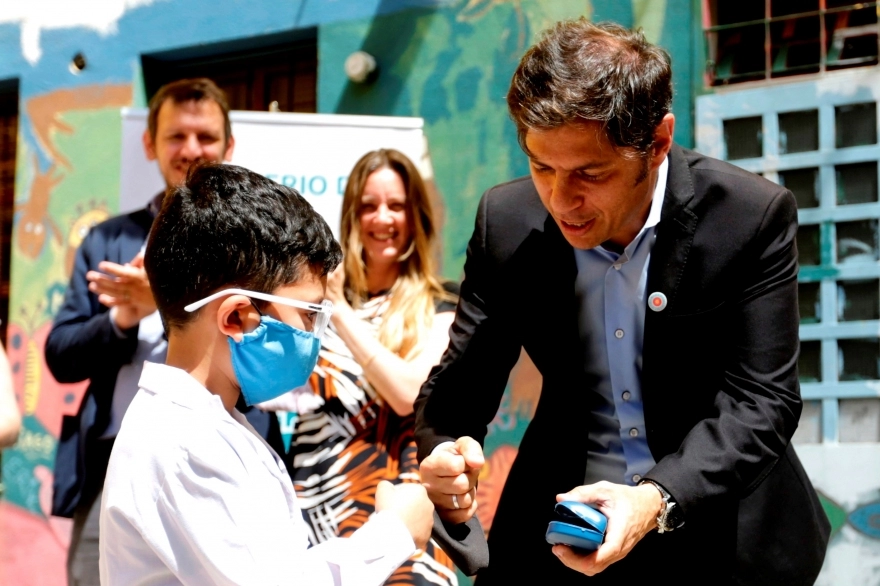 Kicillof y el “nuevo” rol del Banco Provincia en las escuelas bonaerenses