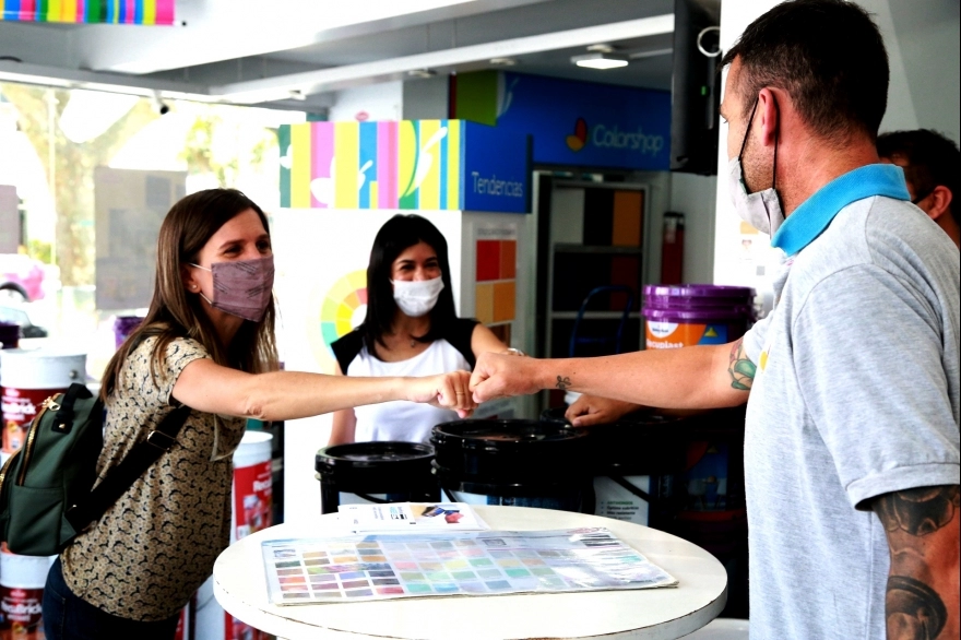 Raverta recorrió comercios en Mar del Plata adheridos a Beneficios Anses