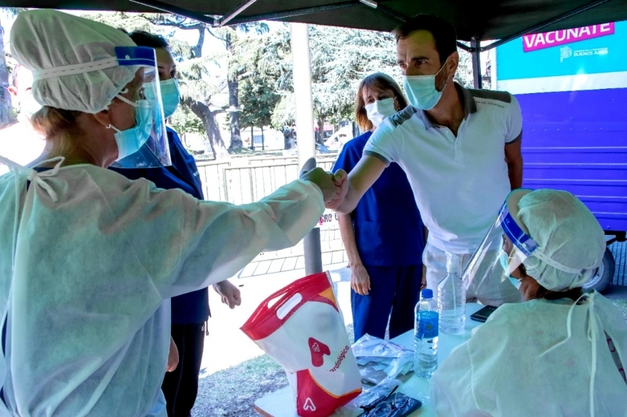 Petrecca felicitó al personal de salud de las postas de testeo de Junín