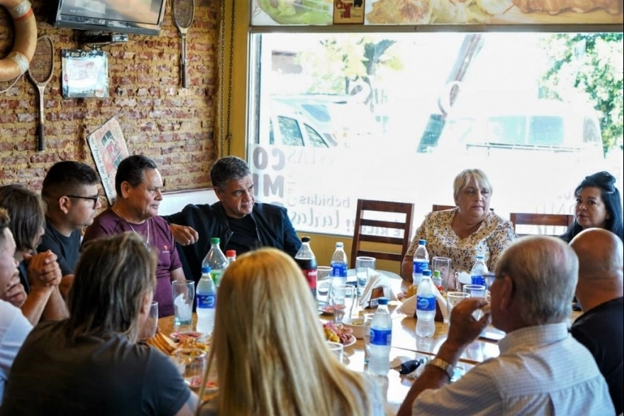 Jorge Macri se reunió con vecinos y emprendedores