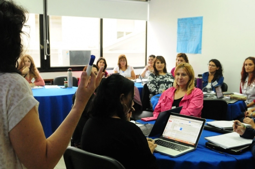 Iniciaron los cursos de formación para más de 20 mil docentes bonaerenses