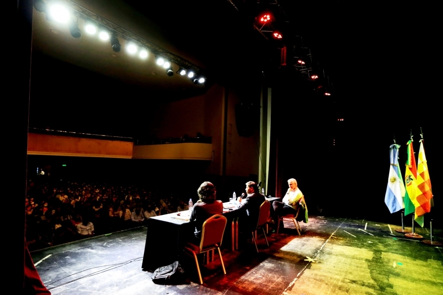 Kicillof y García Linera juntos en la presentación del libro “Evo. Operación Rescate”