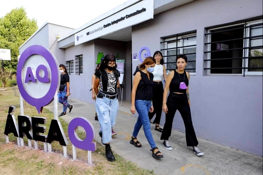 Mayra Mendoza y Laura Alonso firmaron convenio para una Casa de Abrigo