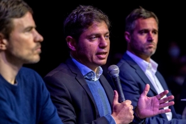Kicillof se reunió con empresarios y destacó el crecimiento económico y productivo