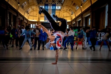Día Mundial del Agua: Aysa sorprendió con shows en la Estación de Retiro
