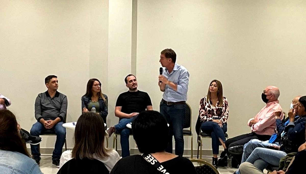 En clave electoral, Santilli recorrió Berazategui junto a referentes locales