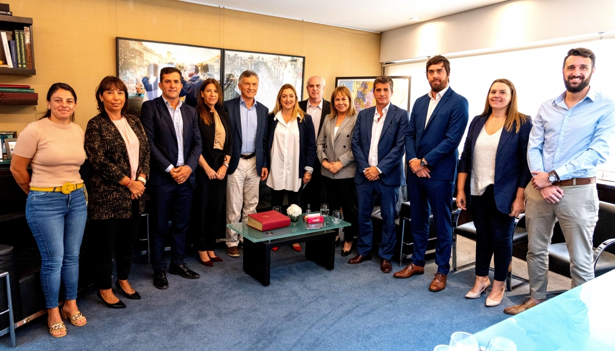Macri se reunió con senadores bonaerenses y destacó la “unidad” de Juntos