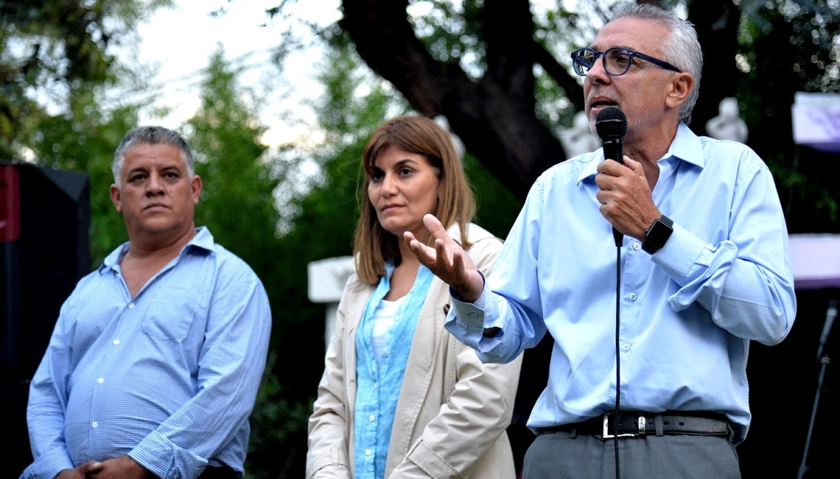 Julio y Gisela Zamora participaron de un reconocimiento a vecinas de Benavídez