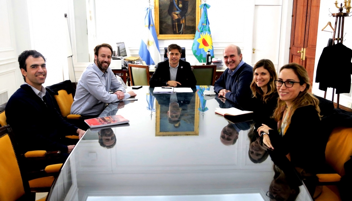Kicillof se reunió en la Gobernación con el representante del BID en la Argentina