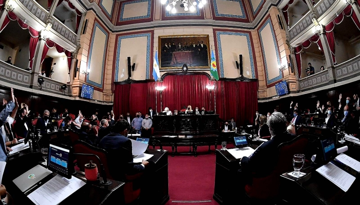 El Senado bonaerense debate cargos en el Bapro, Defensoría del Pueblo y el pliego de Thea
