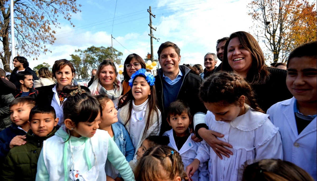 En Ramallo, Kicillof valoró la educación pública en el aniversario de un jardín rural