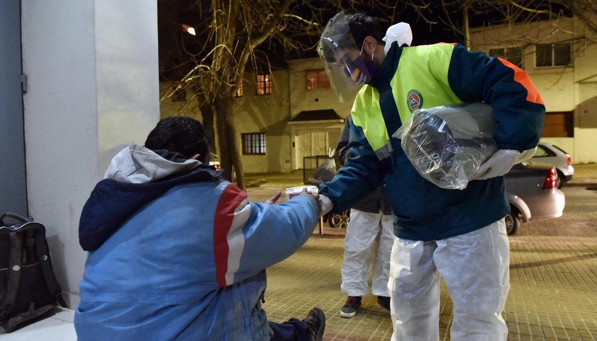 En La Plata desplegarán una linea de asistencia y paradores nocturnos ante la ola polar