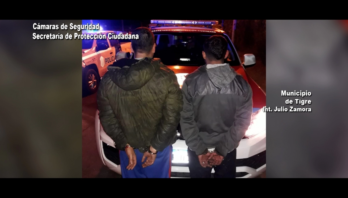 Video: agarraron a dos ladrones que se llevaron un televisor de un restaurant