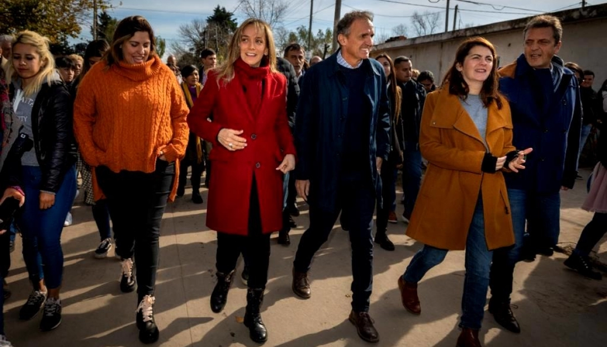 Malena Galmarini, Massa, Katopodis y Mariel Fernández habilitaron una red cloacal en Moreno