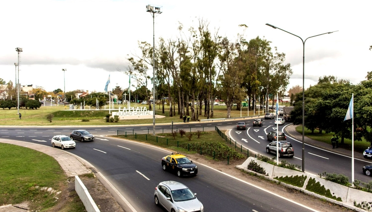 Triple choque en el acceso a La Plata por Autopista: un herido