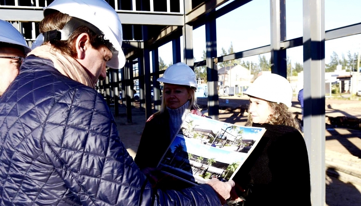 Garro supervisó las obras del futuro Paseo Comercial de Gorina