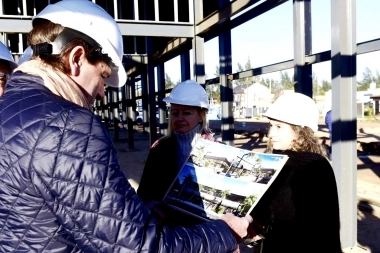 Garro supervisó las obras del futuro Paseo Comercial de Gorina