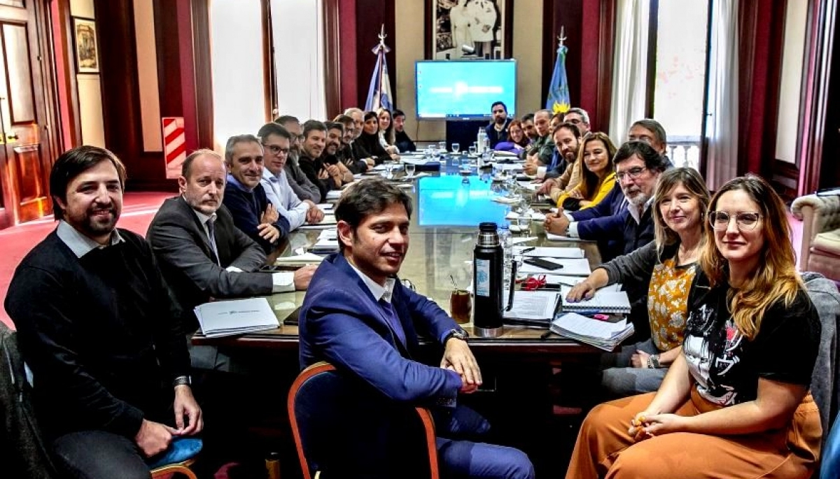 Kicillof encabezó una reunión de gabinete y se enfocó en avanzar en el Plan 6X6