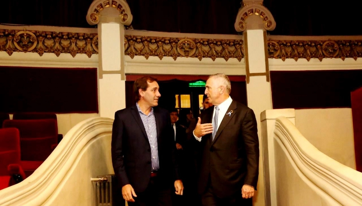 Visita estelar: el Embajador de EE.UU recorrió La Plata