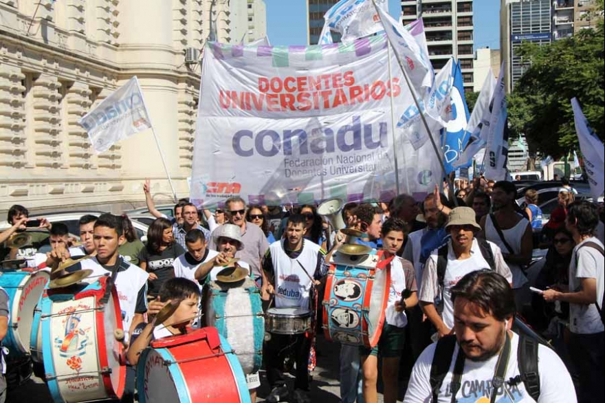 Docentes universitarios concluyen paro nacional de cinco días en reclamo de mejoras salariales