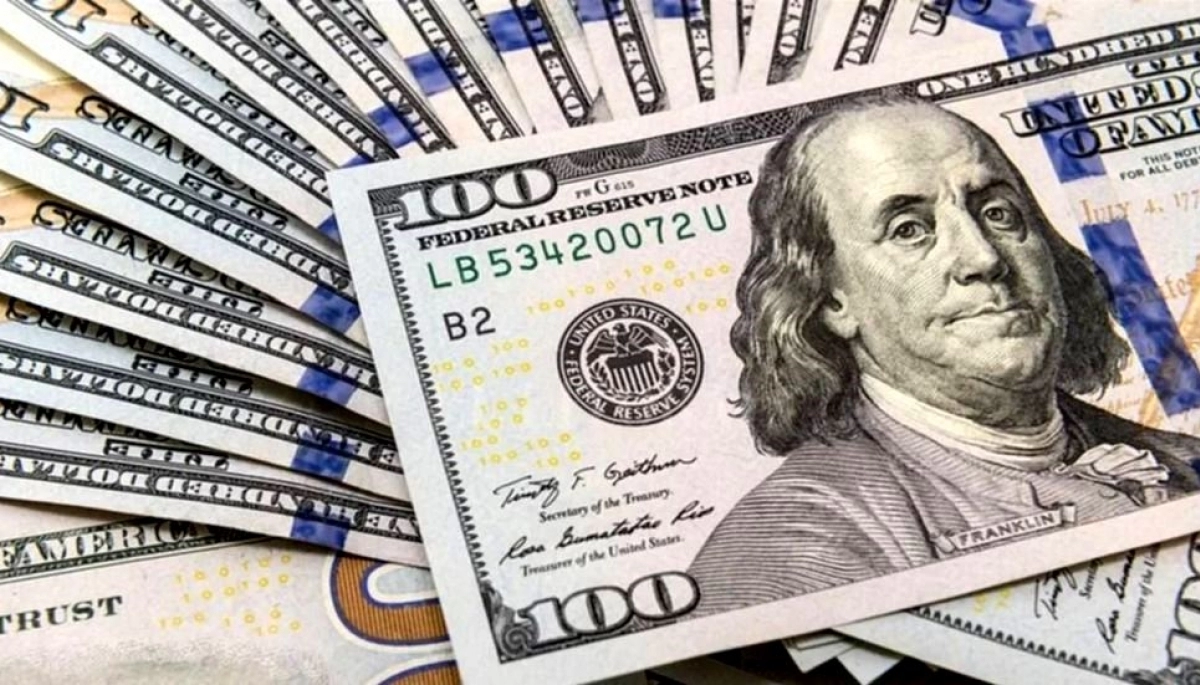 Dólar por las nubes: el “blue” superó los $300 y alcanzó su récord histórico