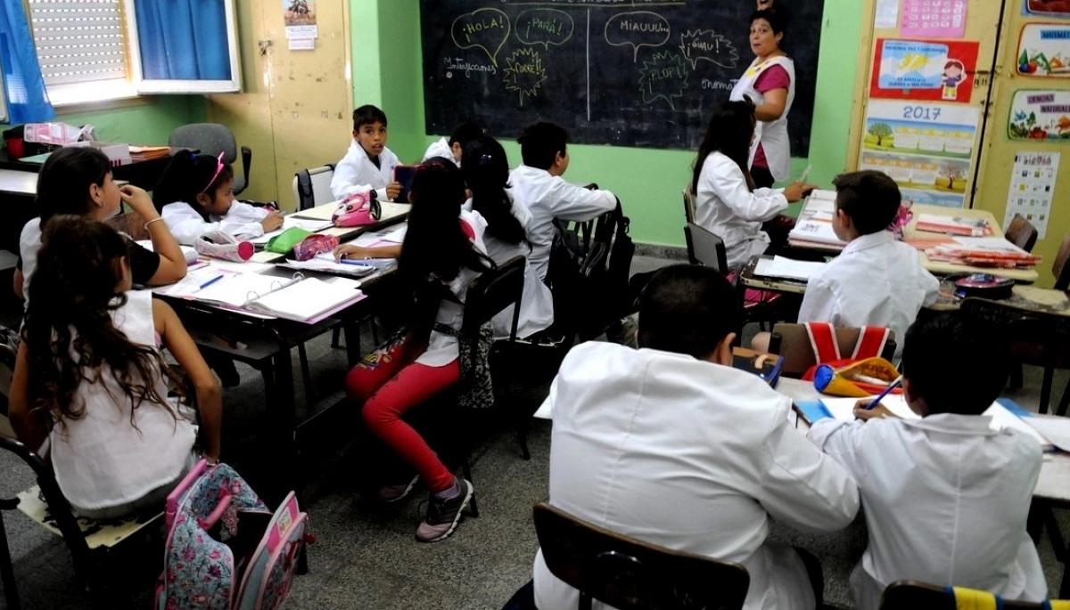 Provincia anunció jornadas extendidas en 500 escuelas bonaerenses