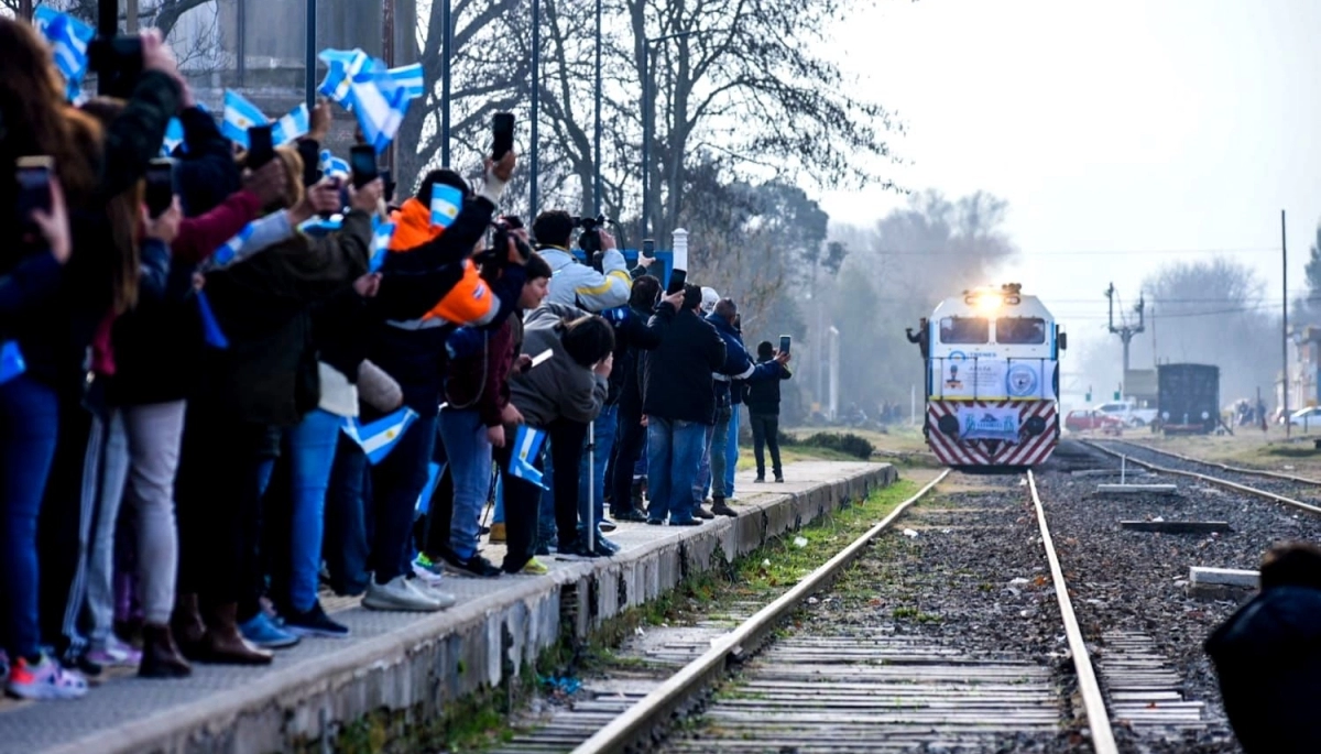 Massa celebró la reactivación del tren que une Bragado, Pehuajó, 9 de Julio y Casares