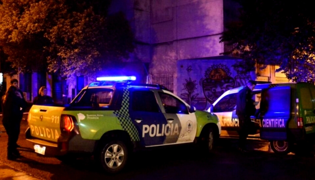 Video: un matrimonio de jubilados vivió una noche de terror en La Plata