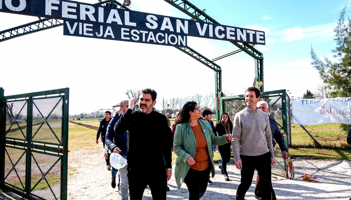 Barrios, Bianco y Mantegazza recorrieron las obras de reurbanización en San Vicente