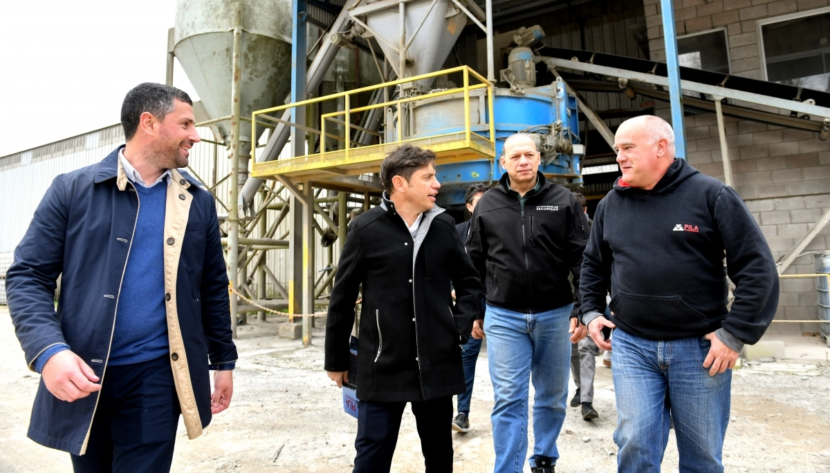 Tras las críticas de intendentes, Kicillof se mostró con Berni en una recorrida en Pila