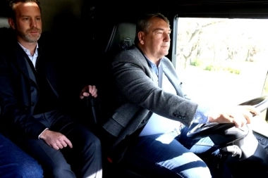 Programa “Choferas”: D´Onofrio busca la capacitación de conductoras de camiones