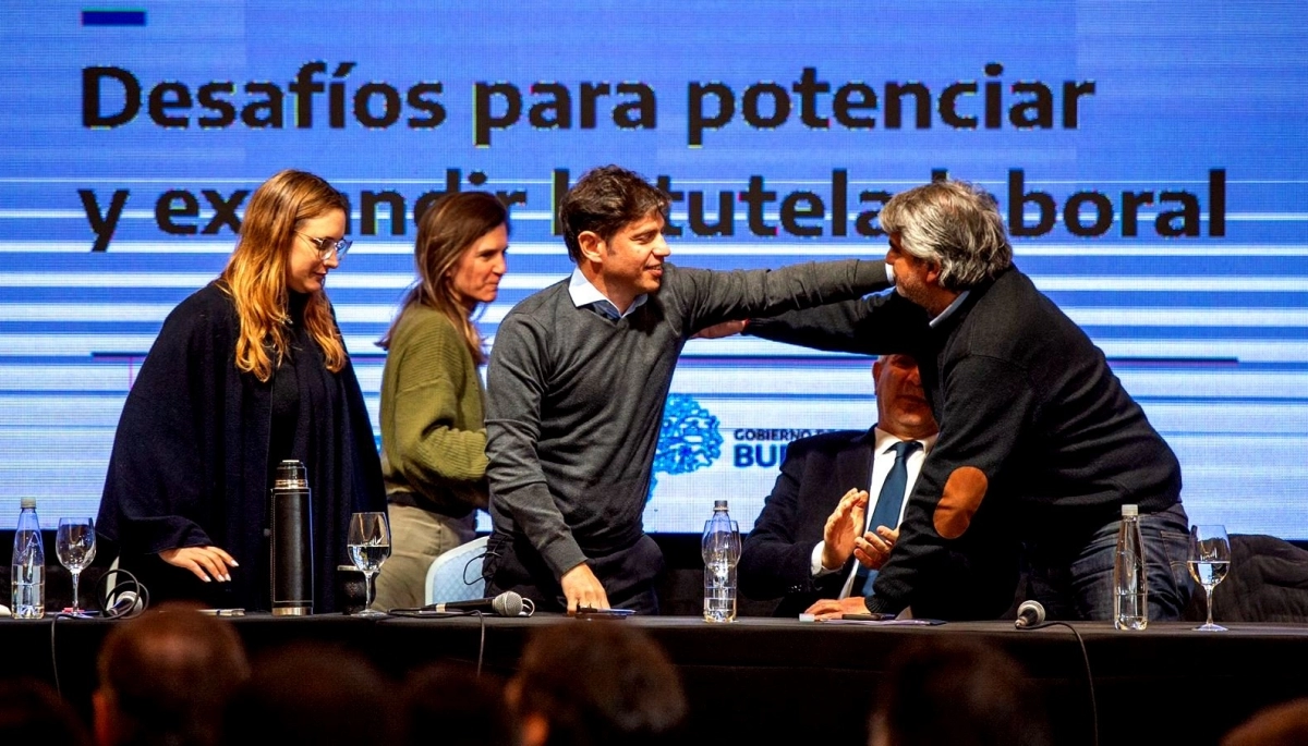 Demoras en la designación del nuevo ministro: Correa asumirá recién el miércoles