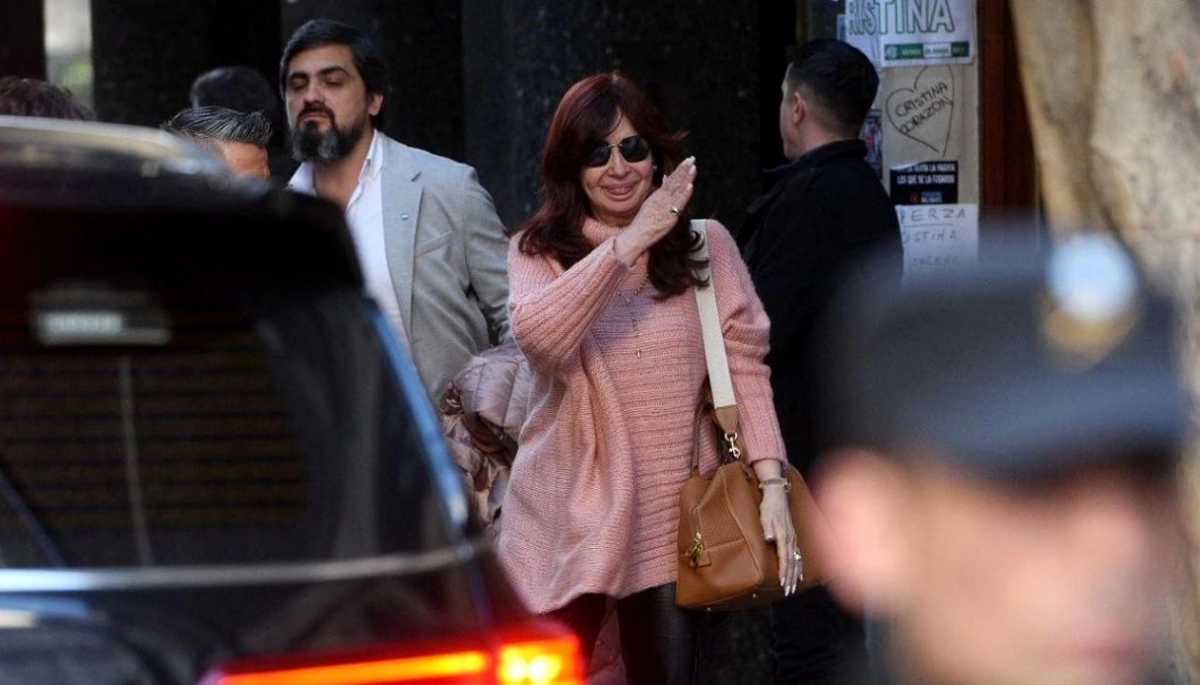 Cristina Kirchner declaró ante la jueza Capuchetti: no se dio cuenta que le habían gatillado