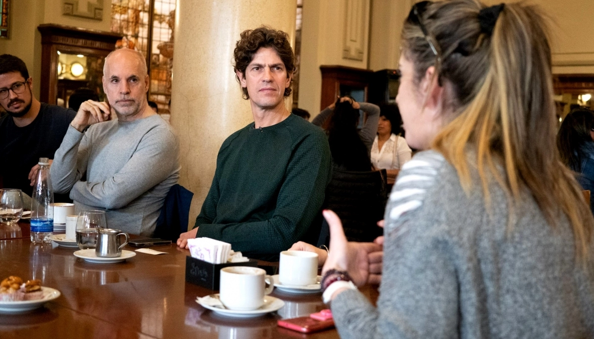 Larreta y Lousteau se reunieron a tomar café con vecinos de Almagro