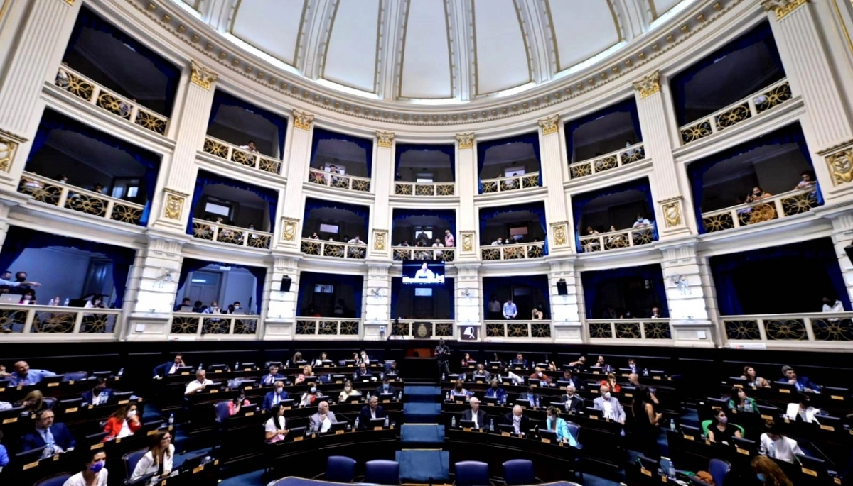 Diputados y senadores bonaerenses del PRO arremetieron contra Manes