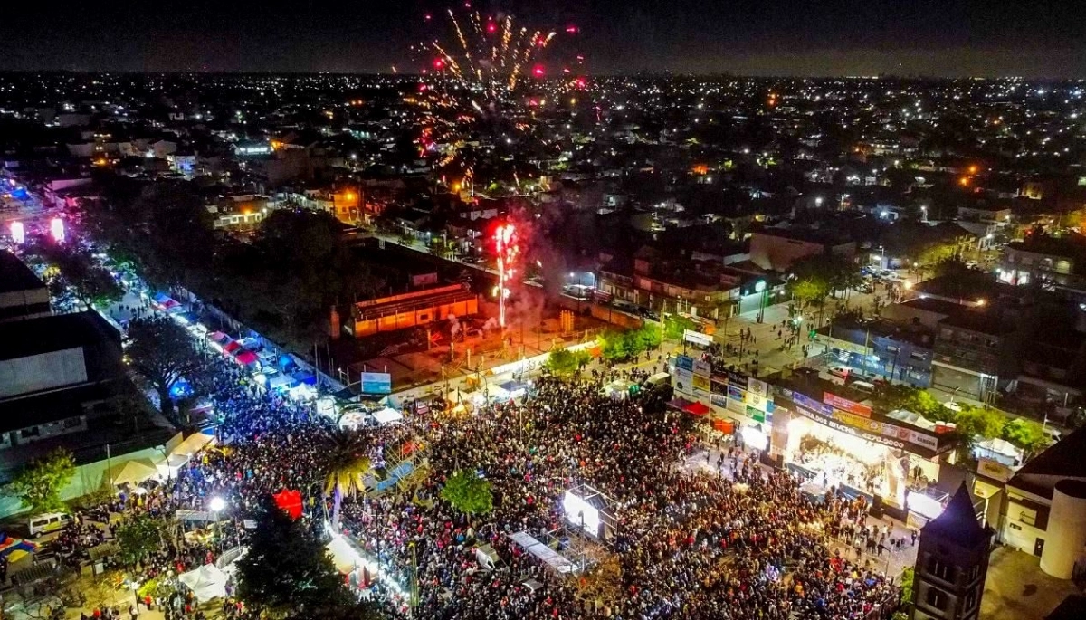 Más de 40 mil vecinos de Solano disfrutaron el show de Damas Gratis por el 73° aniversario