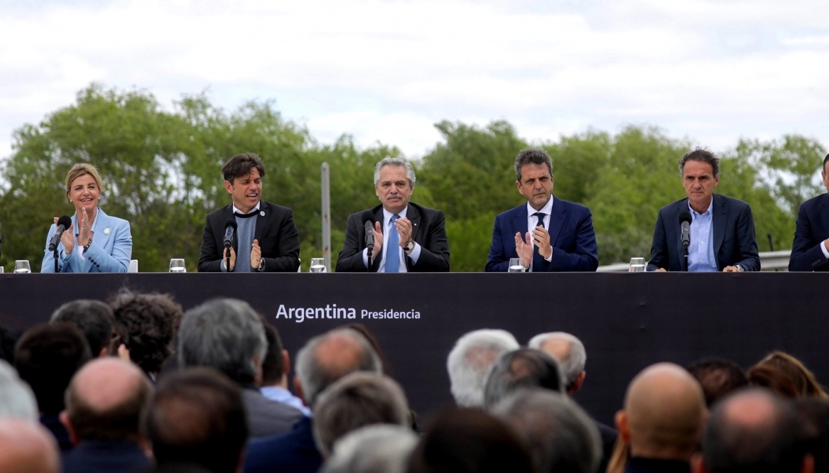 Junto a Kicillof, Massa y su Gabinete, Alberto apuntó a Macri y pidió “la unidad del peronismo”
