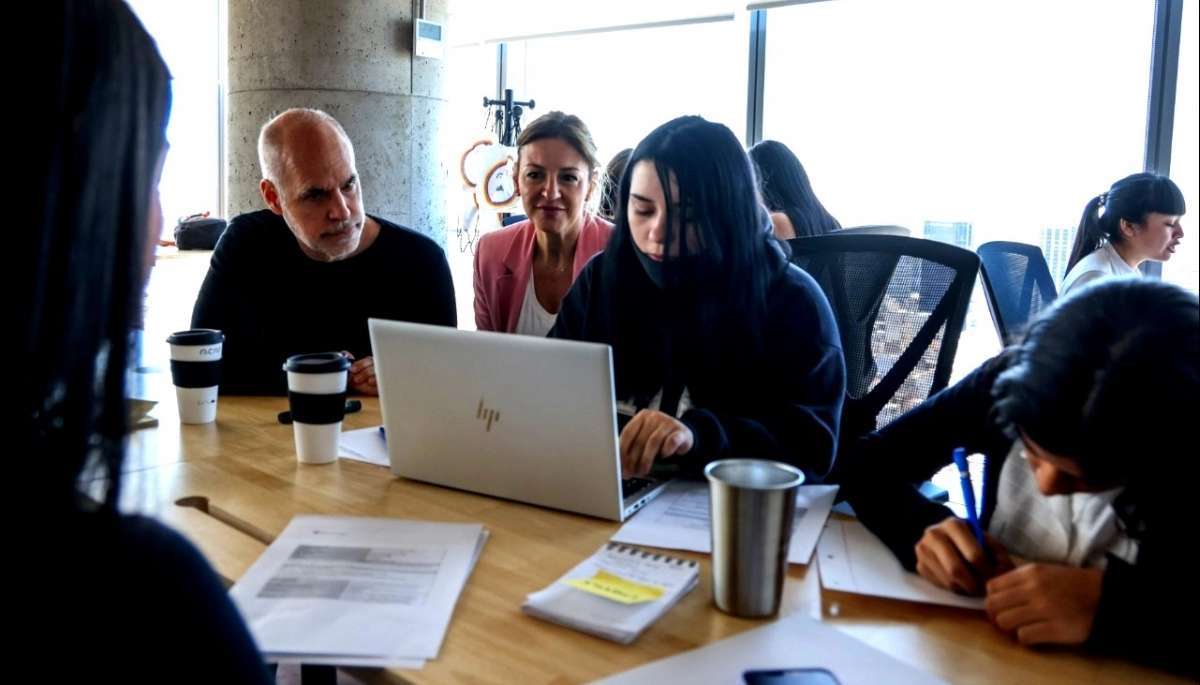 Larreta y Acuña colaboraron en las prácticas educativas de alumnos de la Ciudad