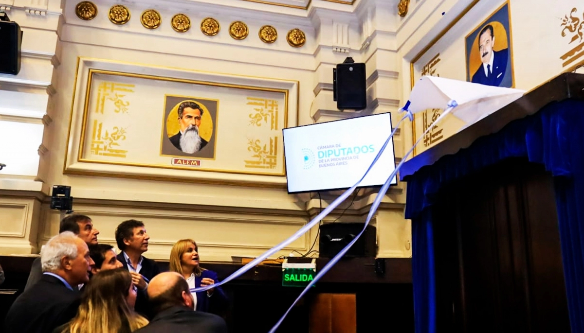 Se entronizó la imagen de Raúl Alfonsín en la Legislatura bonaerense
