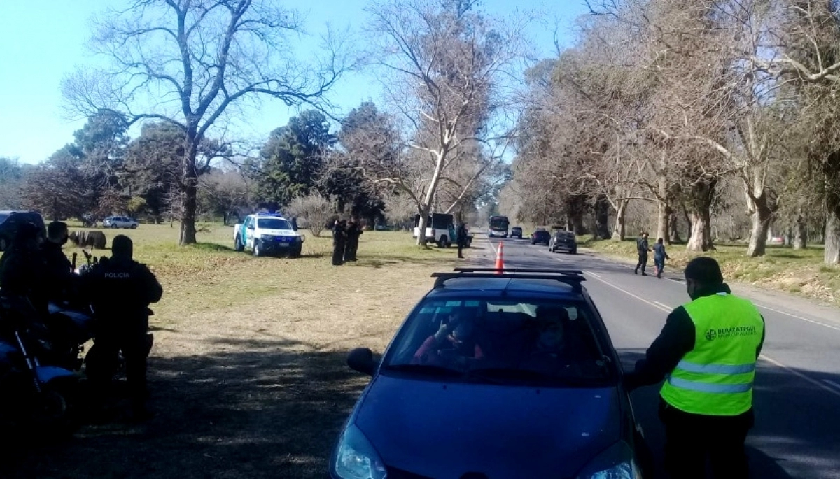 Cayeron dos jóvenes sospechados de asaltar ciclistas en el Parque Pereyra Iraola