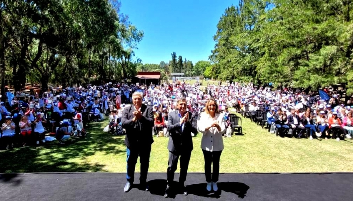 Galmarini y Ambrosini entregaron 1300 tablets a las escuelas primarias y secundarias de Tigre