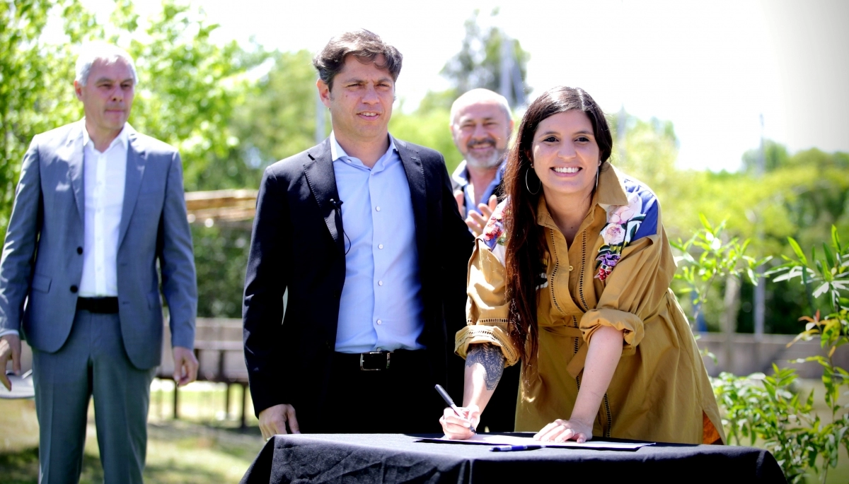 En la lucha contra el cambio climático, Kicillof firmó convenios con Municipios