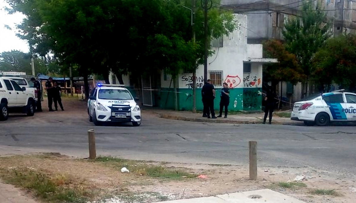 Buscan a un joven de 21 años por un asesinato a sangre fría en las calles de Berazategui
